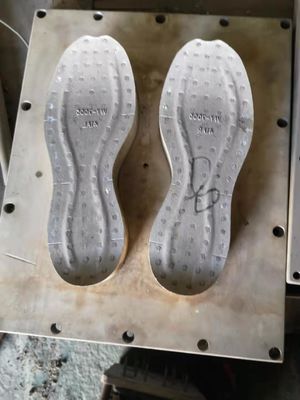 อัตโนมัติ 380V ETPU รูปแบบเครื่องปั้นสําหรับ customized รองเท้ากีฬา